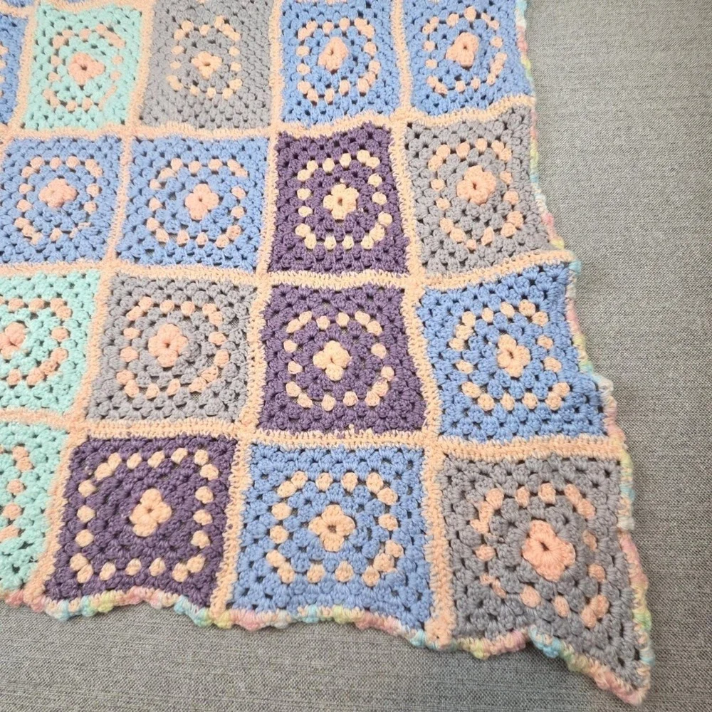 Vtg Handmade Granny‎ Square Afghan Crochet Blanket Quilt Pastel Baby 70